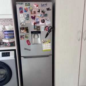 19. Hisense Fridge / Freezer with water dispenser