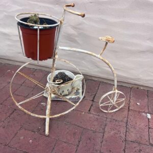 29. Garden bicycle with pot holder .