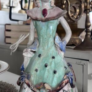 20. mid-century decorative pottery figurine