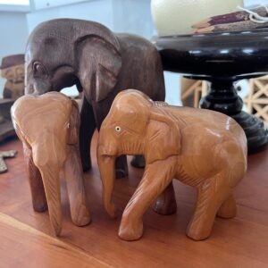 22.Set of 3 wooden elephants